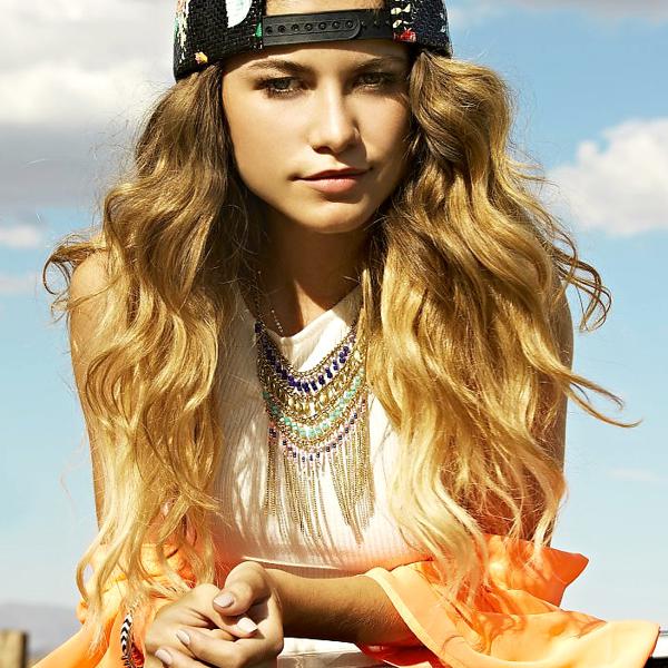 Sofia Reyes songs listen or download mp3